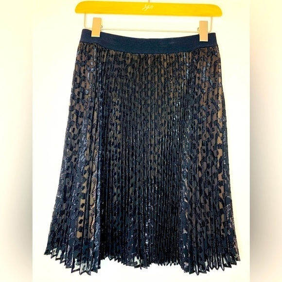 BCBCG NWT MaxAzaria Ryanne Black Pleated Shimmer Skirt size XS ! - Picture 2 of 9